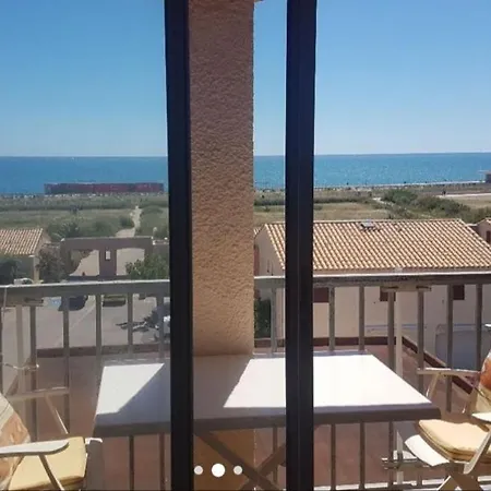 Au coeur de Barcarès vue mer imprenable studio 4 couchages piscine parking libre 21 août à fin septembre Appartement Le Barcarès