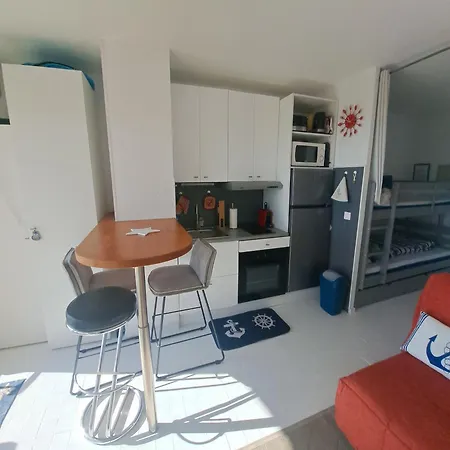 Centre Du Village Au Barcares Vue Imprenable 4 Couchages Piscine Parking Libre 29 Aout Au 30 Septembre Apartamento Le Barcarès