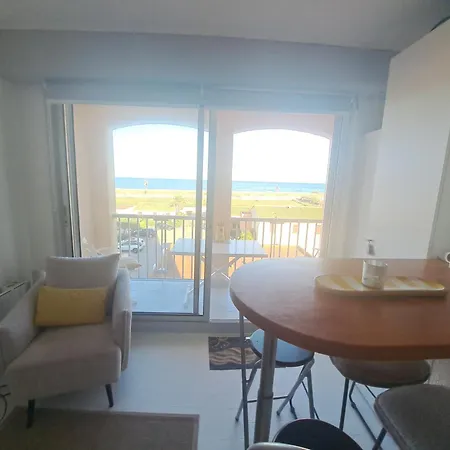 Au coeur de Barcarès vue mer imprenable studio 4 couchages piscine parking libre 21 août à fin septembre *